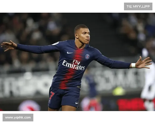 姆巴佩如何通过团队精神提升球队凝聚力并实现集体成功